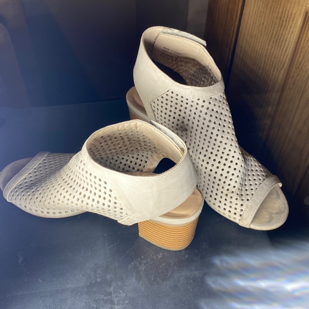 Call it spring shoes​​​